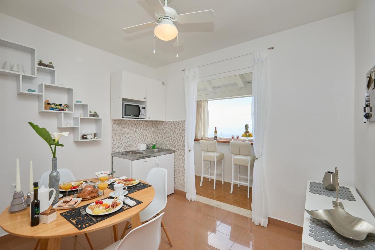 Apartma Bahari *